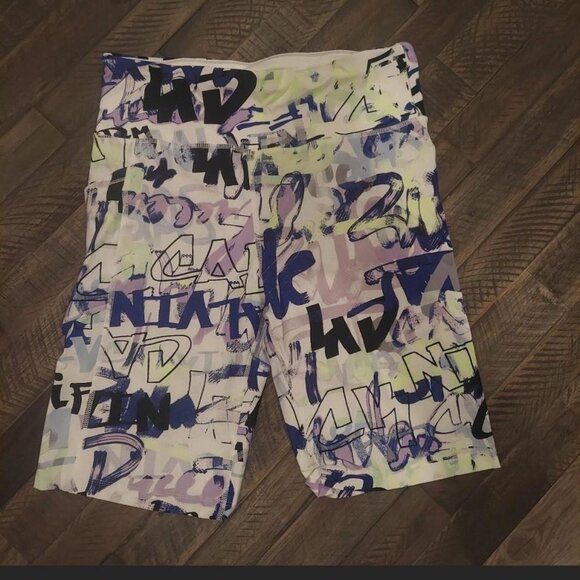 NWOT Calvin Klein women's performance bike shorts size medium - Picture 3 of 8